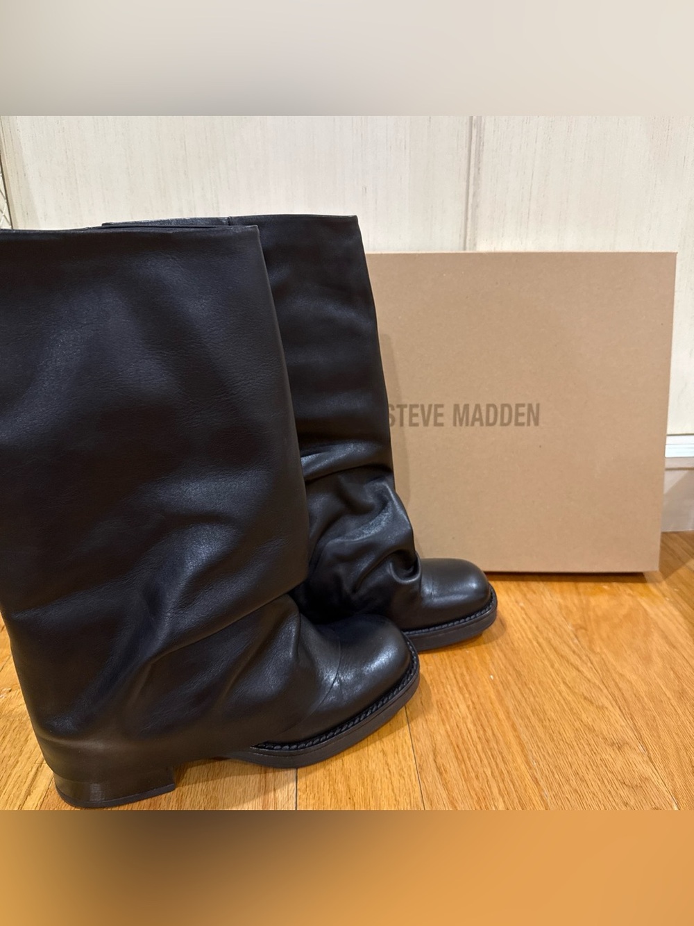 Steve Madden Benton Leather Black Boots